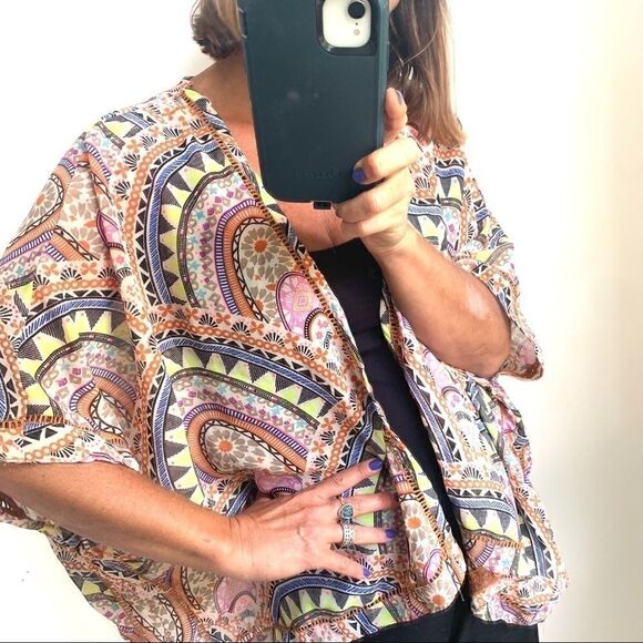 🎃Angie Flowy Boho Top w/ embroidered edge - Picture 2 of 10